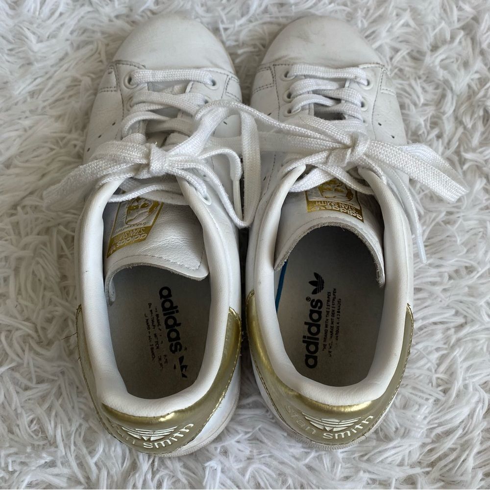 Adidas Stan Smith White Leather Sneakers with Gold Trim Size 7 - Picture 3 of 9